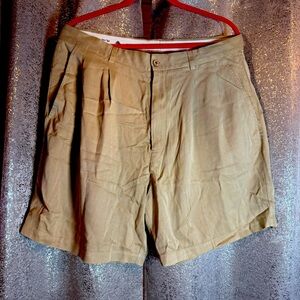 Men’s 100% silk Pusser’s Island Style dress shorts!